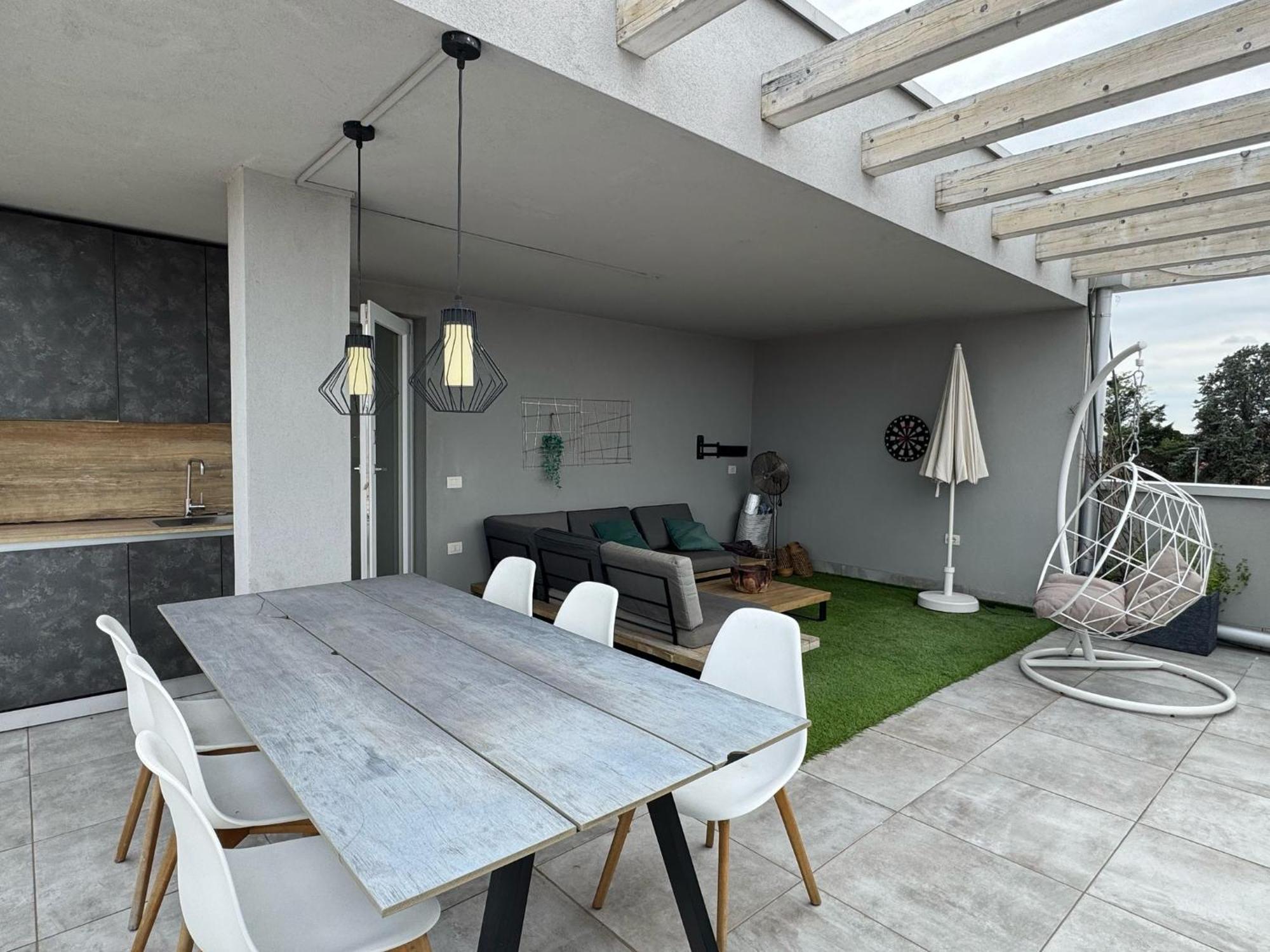 The Jazz Terrace - Relaxing Place With Pool Сasa de vacaciones